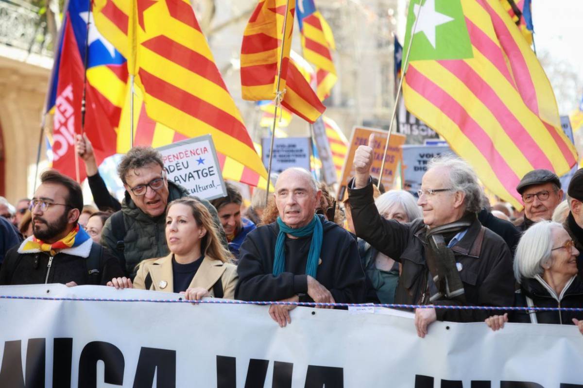 «L'única solució és la independència»: en marxa la primera manifestació pel caos a Rodalies
