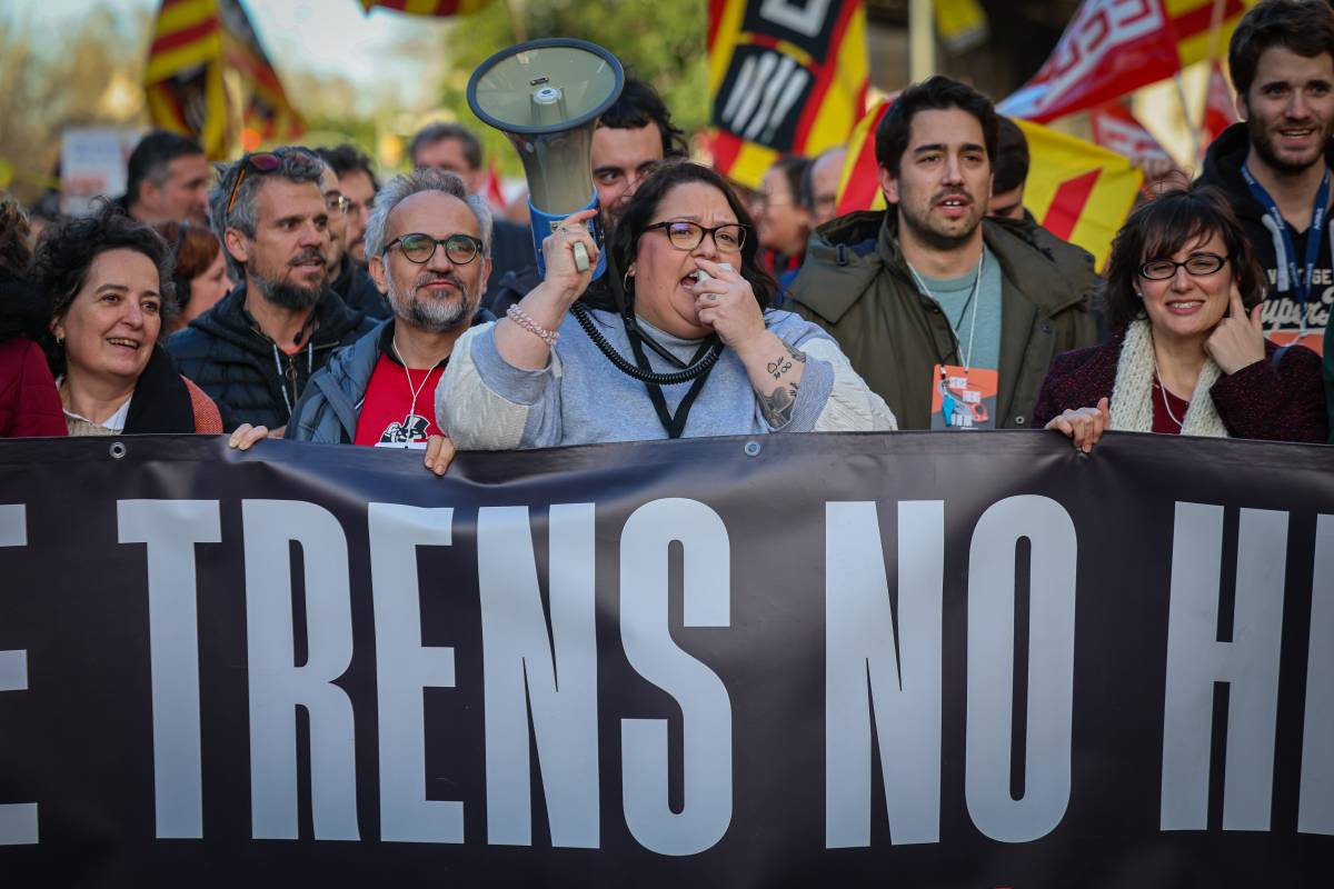 Milers de persones protesten a Barcelona pel caos a Rodalies: «Hem tocat fons»
