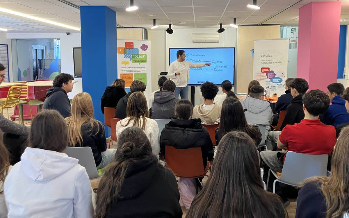 L'exposició «Controles?» sobre prevenció d'addiccions arriba aquest febrer a Cardona