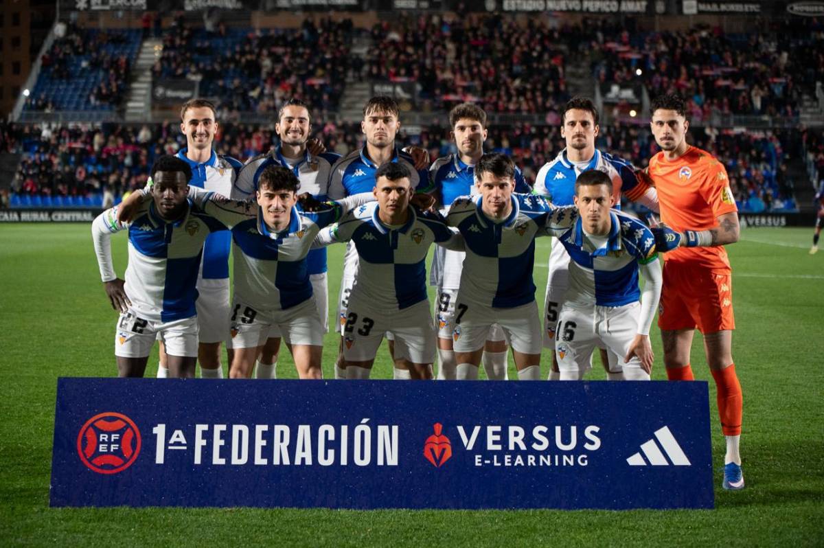 L'onze inicial a Elda - CES