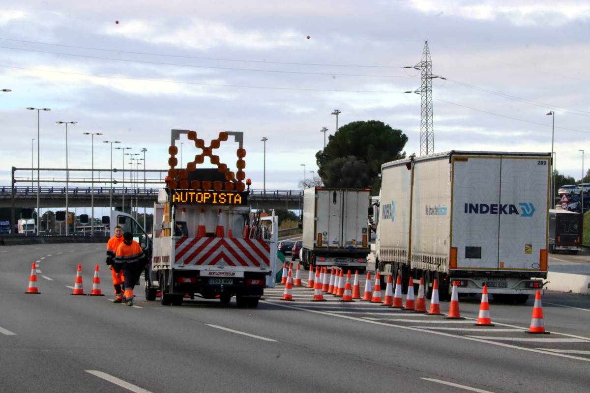 El tram tallat de l'AP-7 es reobrirà aquest dilluns a les 3 de la matinada