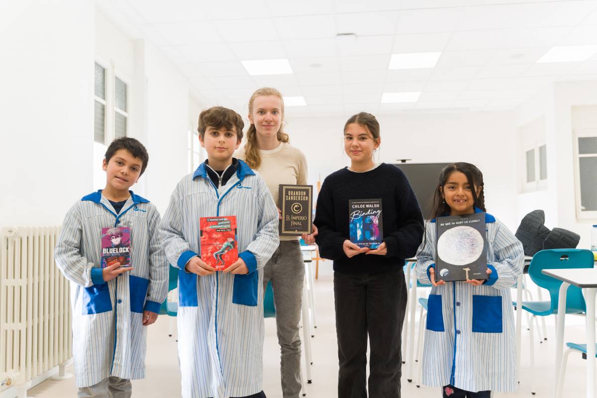 Recomanacions literàries per a totes les edats: cinc alumnes i cinc llibres per no poder parar de llegir