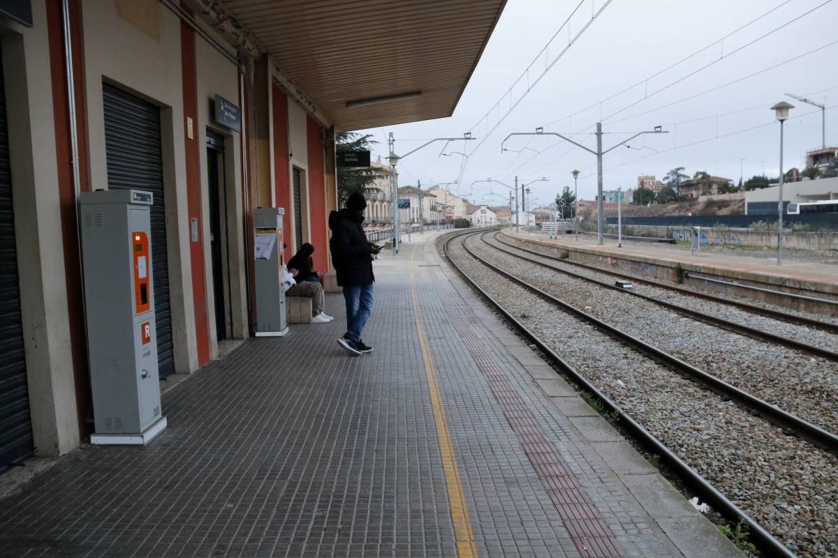 La vaga torna a deixar penjats els usuaris del tren entre Lleida i Cervera