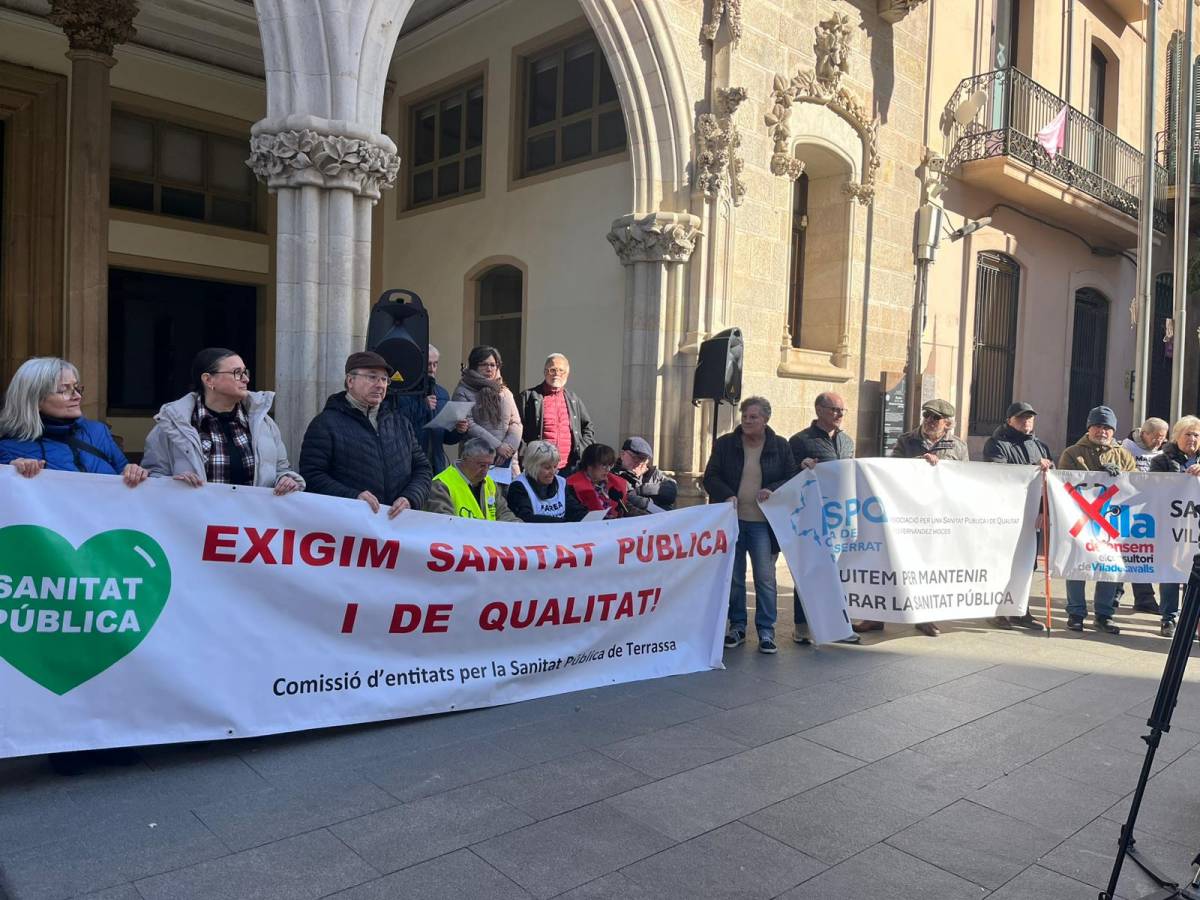 Entitats de Terrassa reclamen una sanitat 100% pública i complir amb el Pacte de Salut