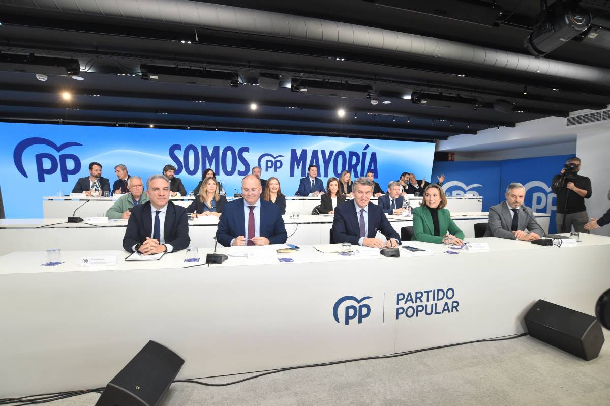 Feijóo implora a Vox que no sigui un «mur» per poder governar junts