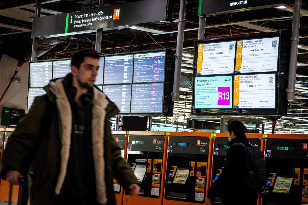 L’incompliment dels serveis mínims marca la primera jornada de vaga a Rodalies