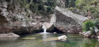 El racó natural de Tarragona que amaga cascades i aigües cristal·lines