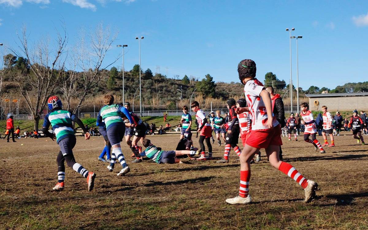 La trobada d'escoles de rugbi aplega 200 infants al Congost de Manresa
