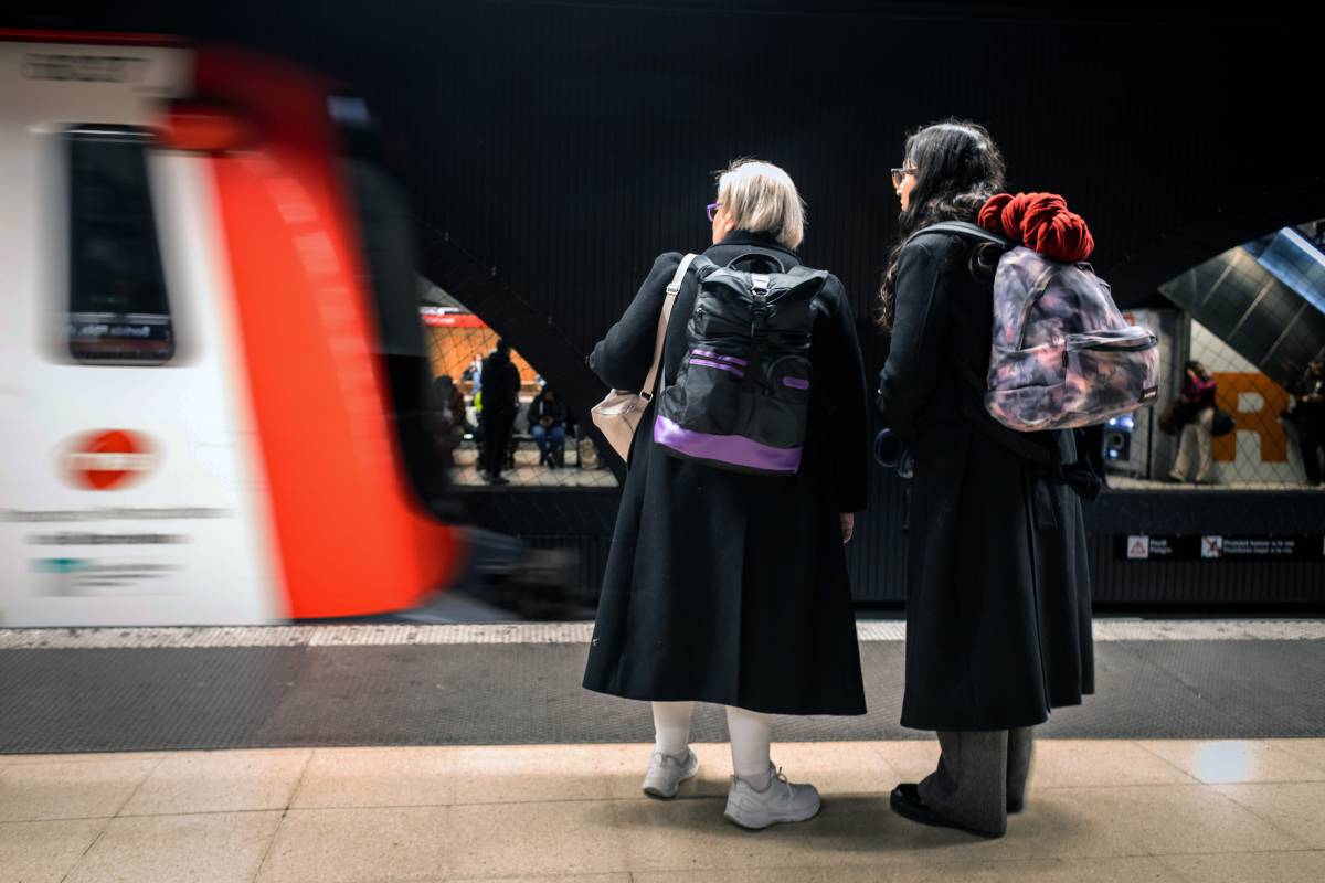 El metro i el bus de Barcelona baten rècords històrics el 2025 i superen els 709 milions de viatgers, segons l'INE
