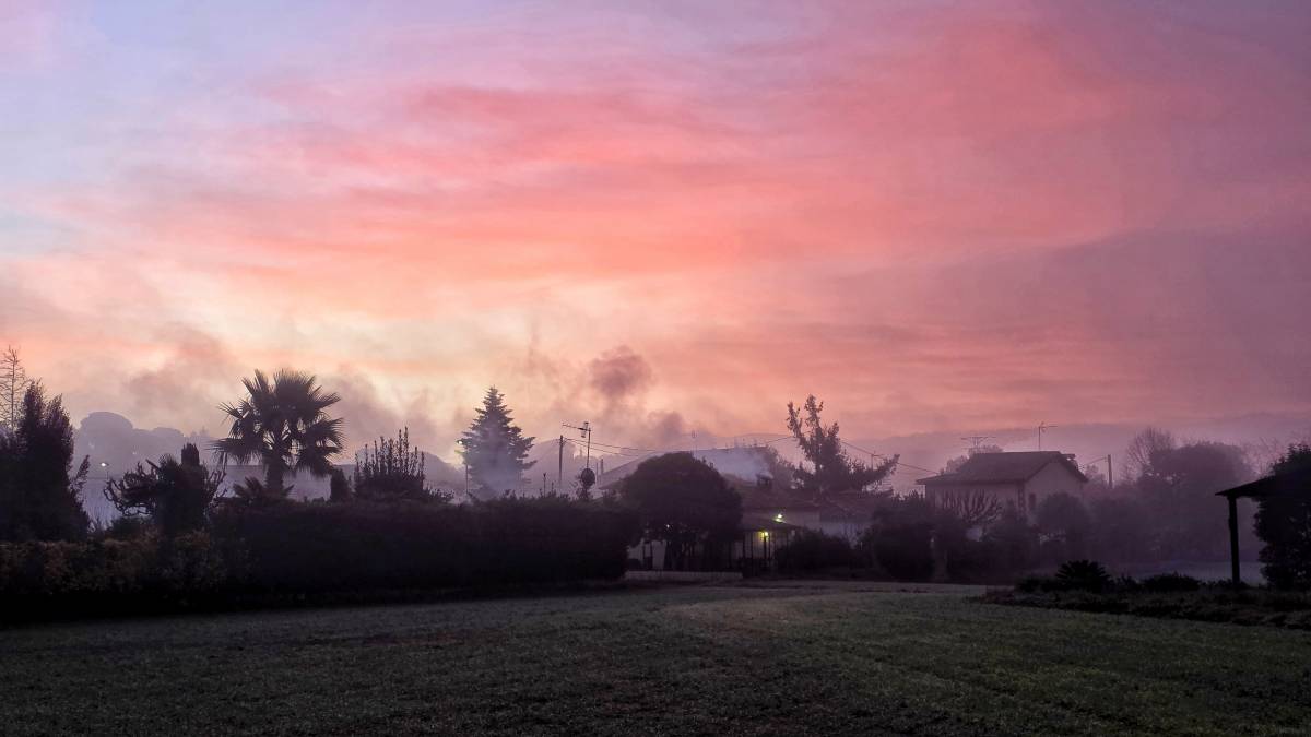 El temps de dimarts: ruixats, màximes disparades i pendents d'un nou avís per vent