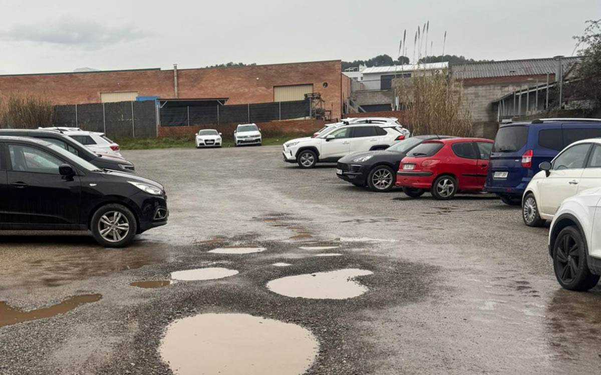 Sant Fruitós arranjarà l'aparcament de davant l'escola Paidos per millorar seguretat i accés