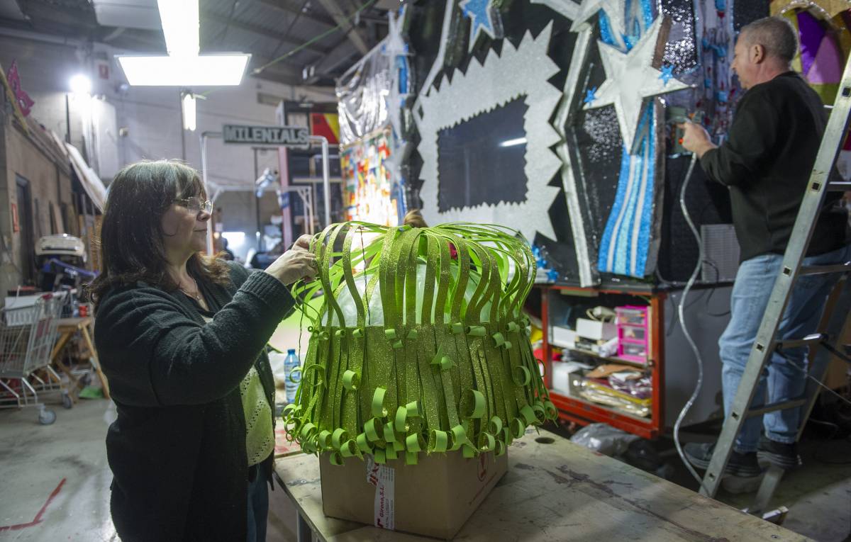 El Carnestoltes que comença a l’estiu, i culmina en un cap de setmana: “Hi ha un esforç enorme al darrere de cada comparsa”