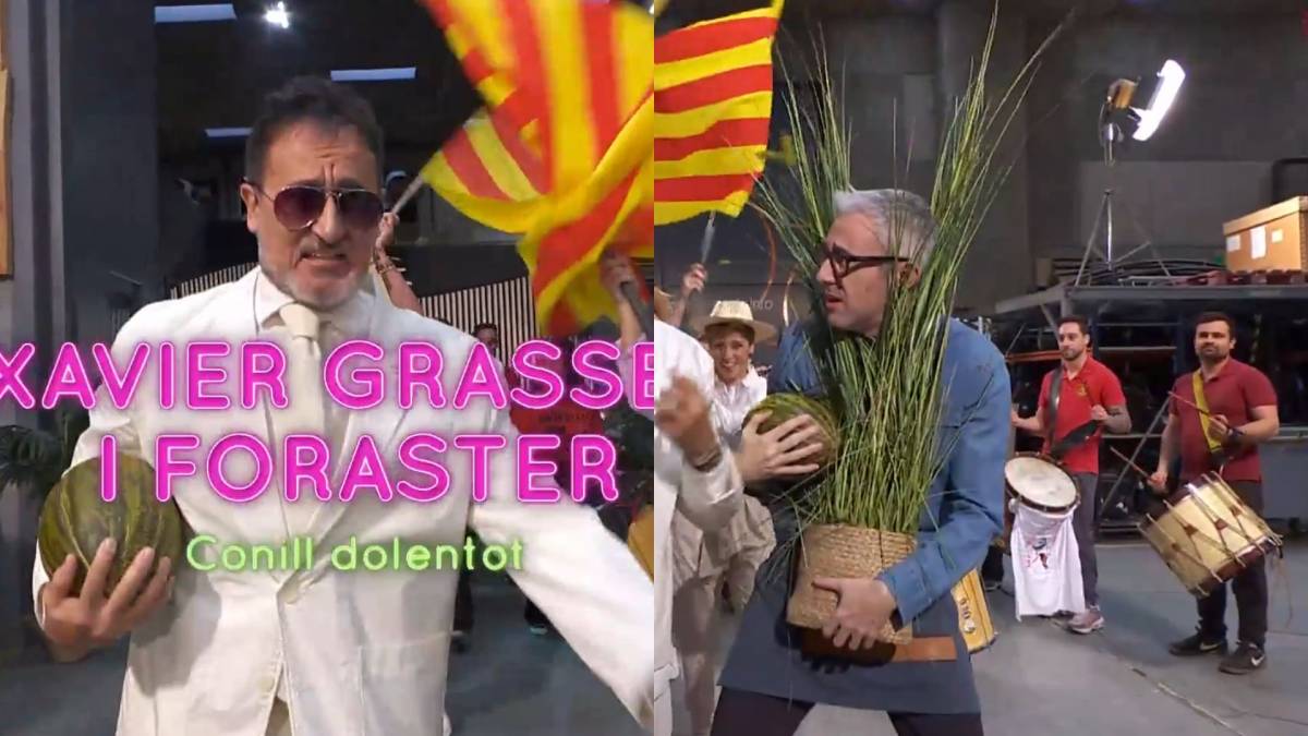 La imitació de Xavier Grasset a «La Selva» de l'actuació de Bad Bunny en la Superbowl: senyeres i tabalers