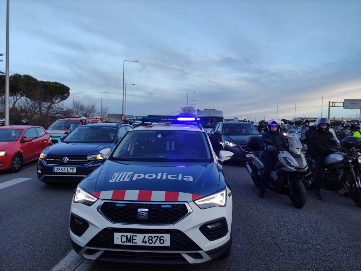 Docents sabadellencs es mobilitzen a Barcelona en la jornada de vaga en el sector educatiu