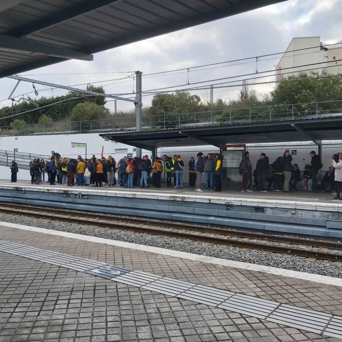 La comunitat educativa es desplaça des de Sant Quirze (FGC)