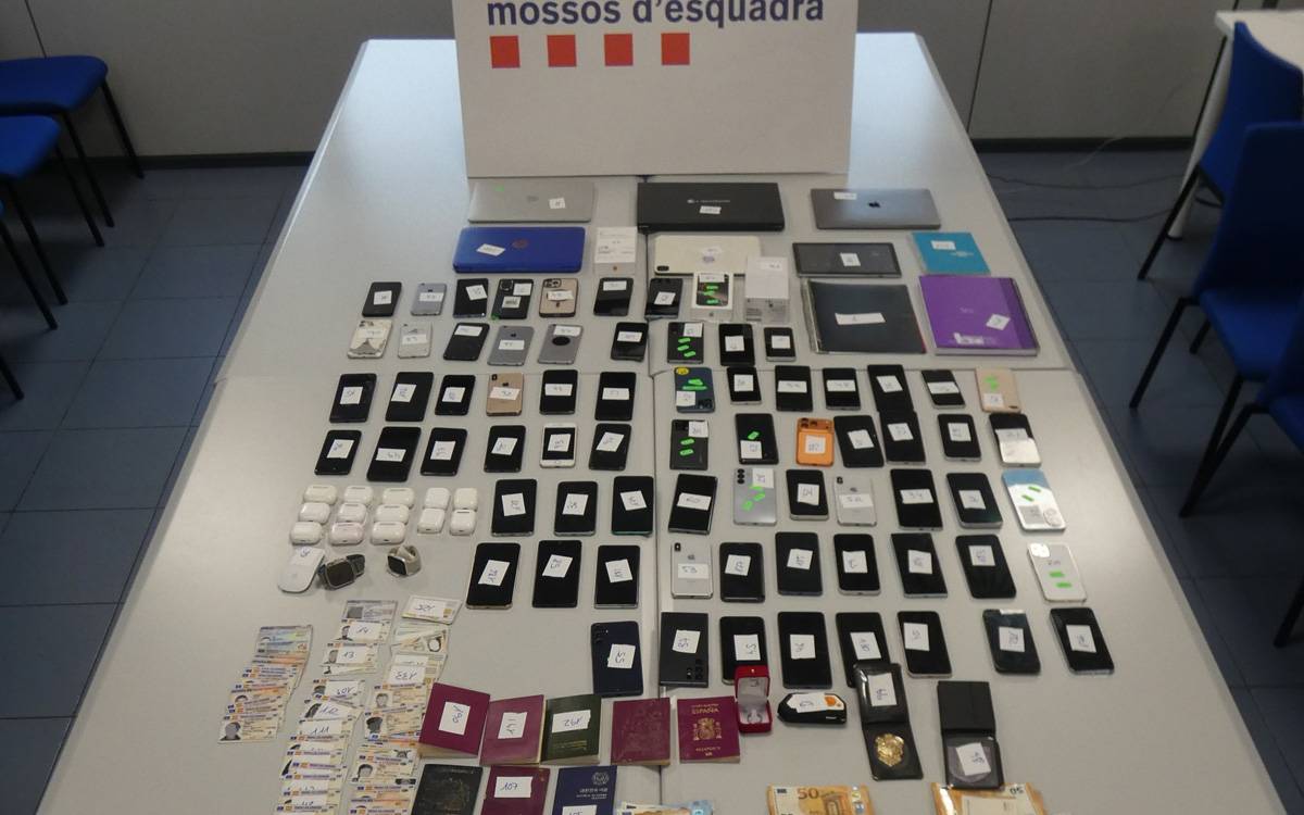 Detinguts a Manresa per vendre mòbils robats a tot l'Estat des de 2024