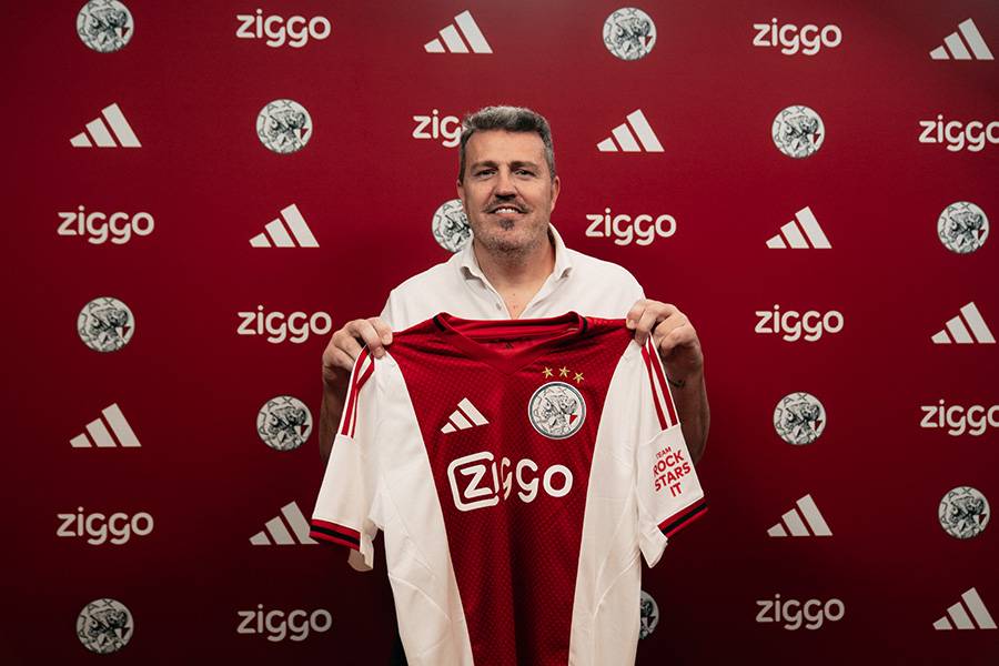 Amb la samarreta de l`Ajax