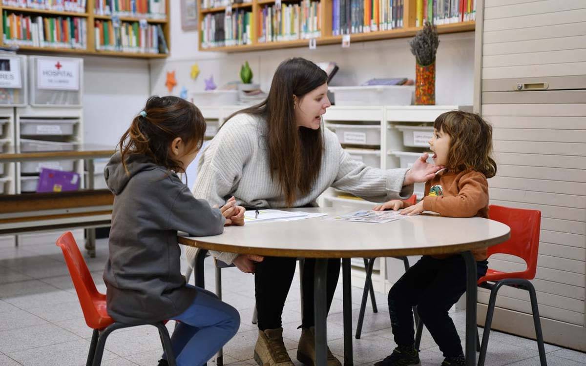 Més de 20 escoles participen en el programa de salut infantil de la Clínica Universitària