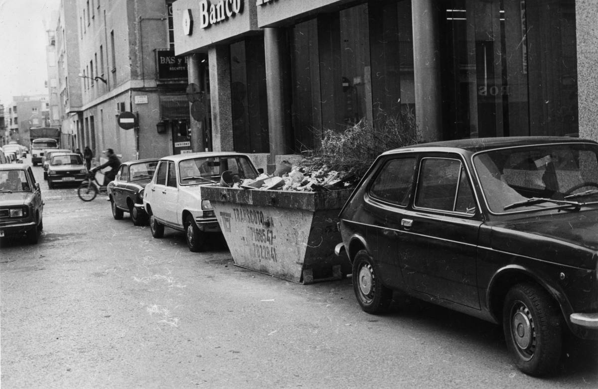 Una pau aparent i un contenidor aparcat