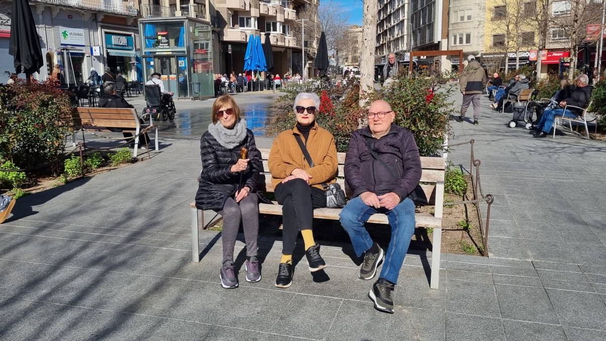 Teresa Carreras, Rosa Expósito i Josep Coll, al Passeig - D.S.