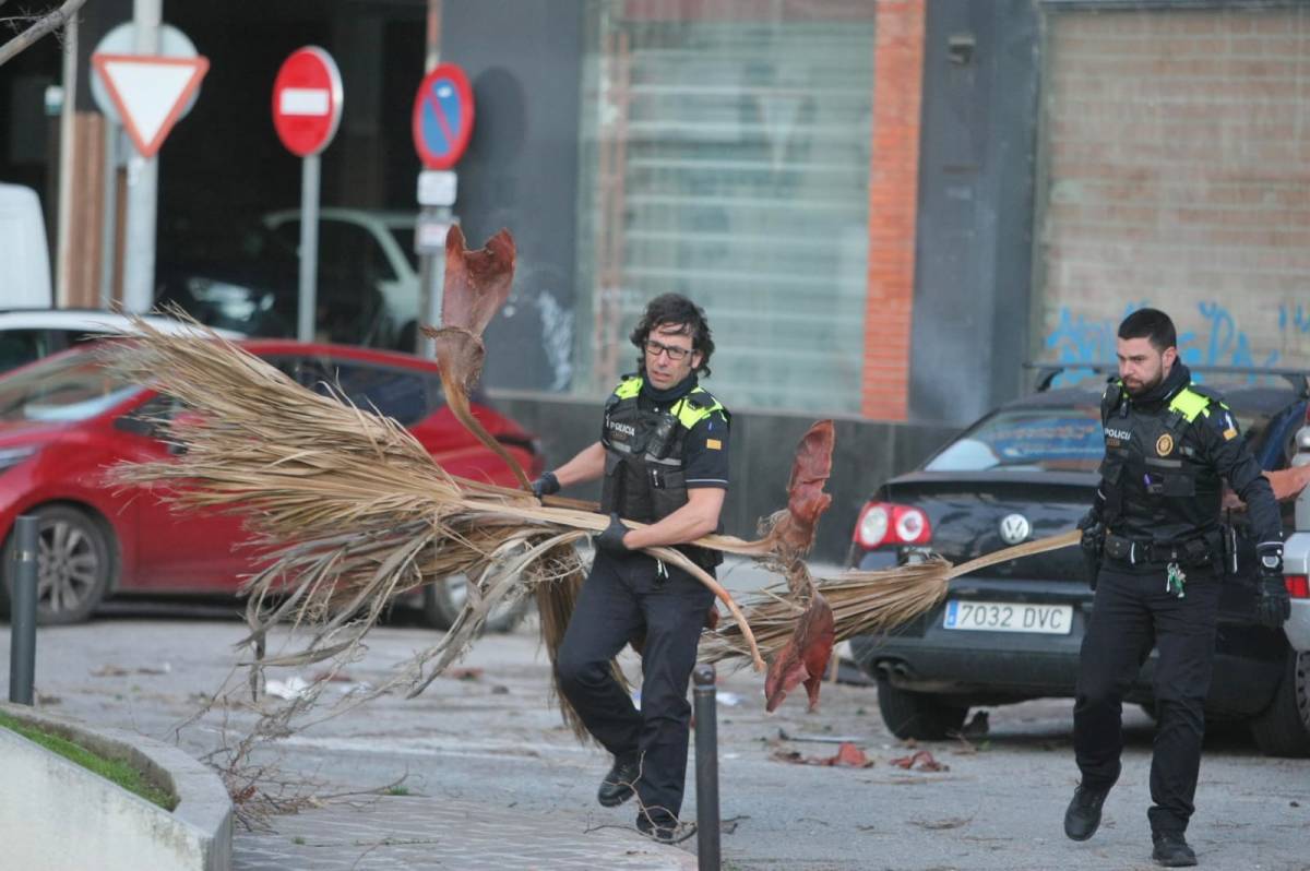 Les imatges del pitjor temporal de vent de la dècada... a Barcelona