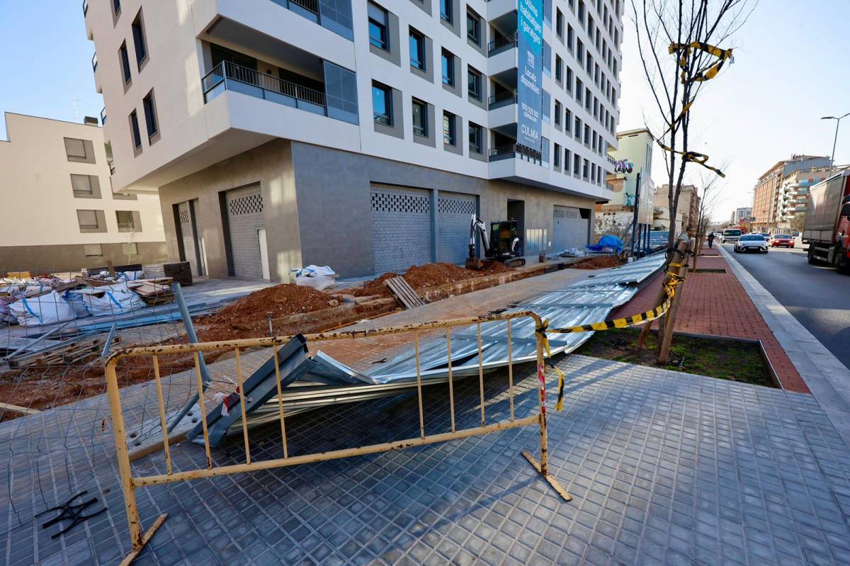 Els efectes del temporal de vent a Sabadell i la comarca