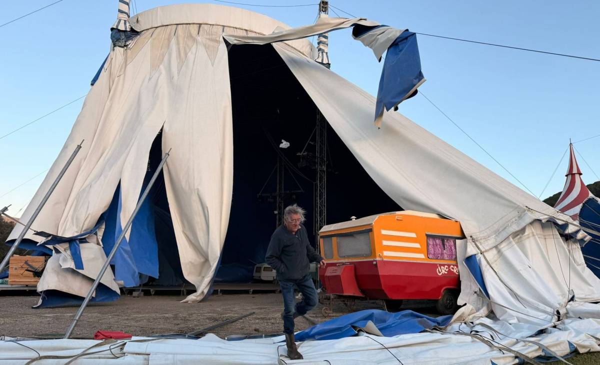 La ventada destrossa dues carpes del Circ Cric