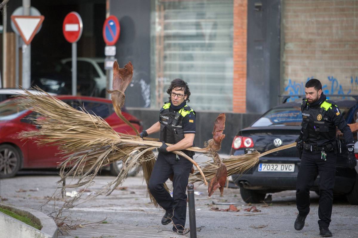 Les imatges del pitjor temporal de vent de la dècada... a Barcelona