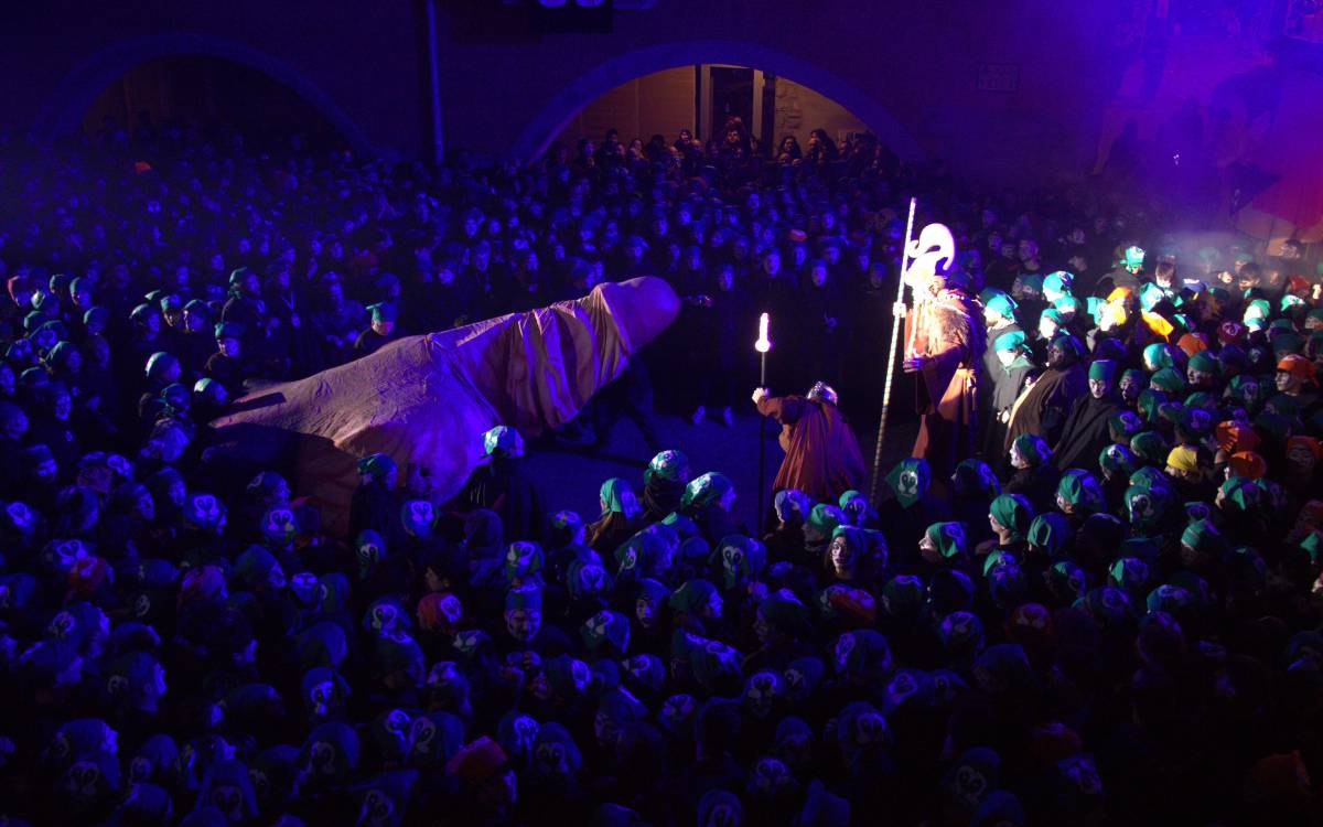 Moment del Pullassu del Carnaval de Torelló 2026. - L.Casademont/ACN Moment del Pullassu del Carnaval de Torelló 2026.