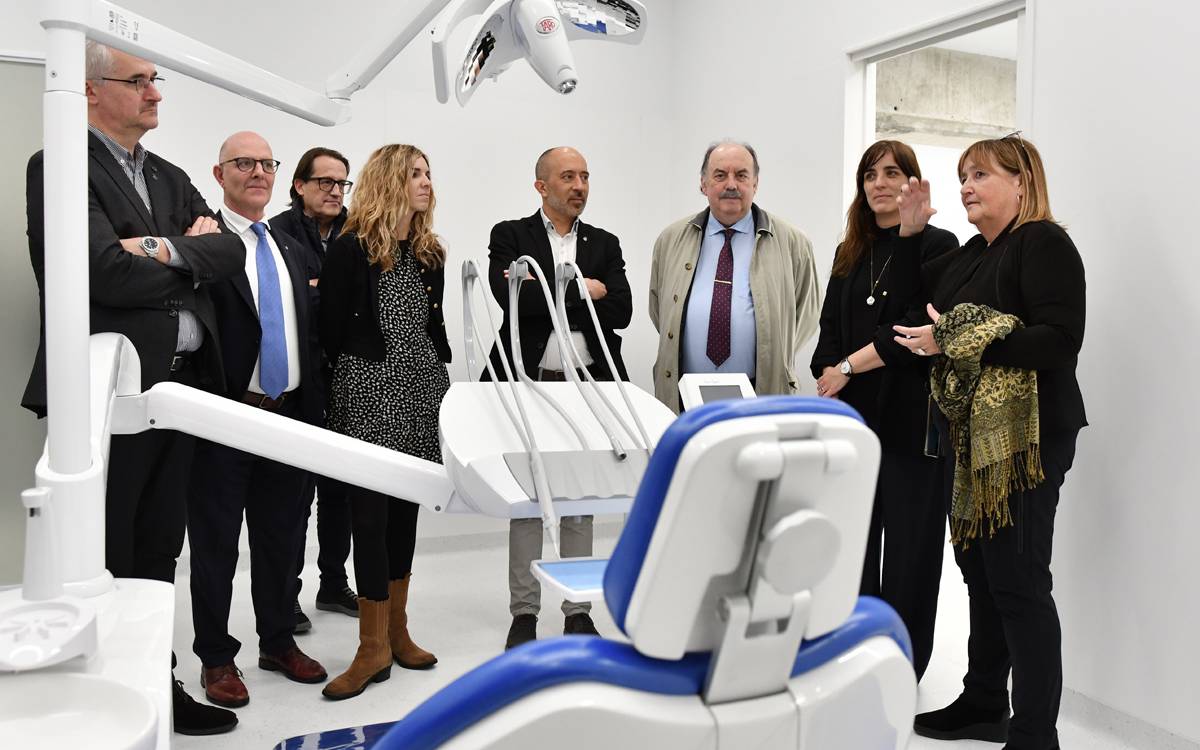 Núria Montserrat visita UManresa i coneix els seus projectes assistencials, educatius i socials