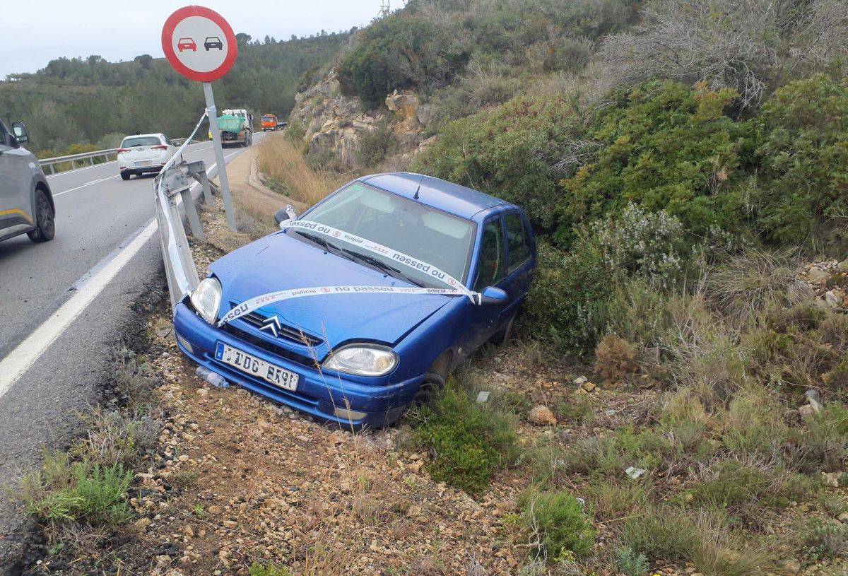 Accident al Perelló amb un conductor sense carnet que septuplicava el límit d'alcohol
