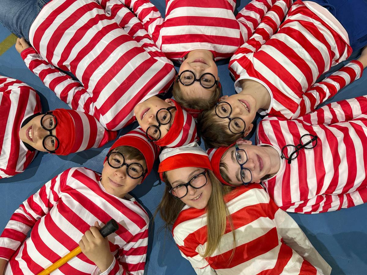 FOTOS | La pluja no frena el Carnestoltes a les escoles