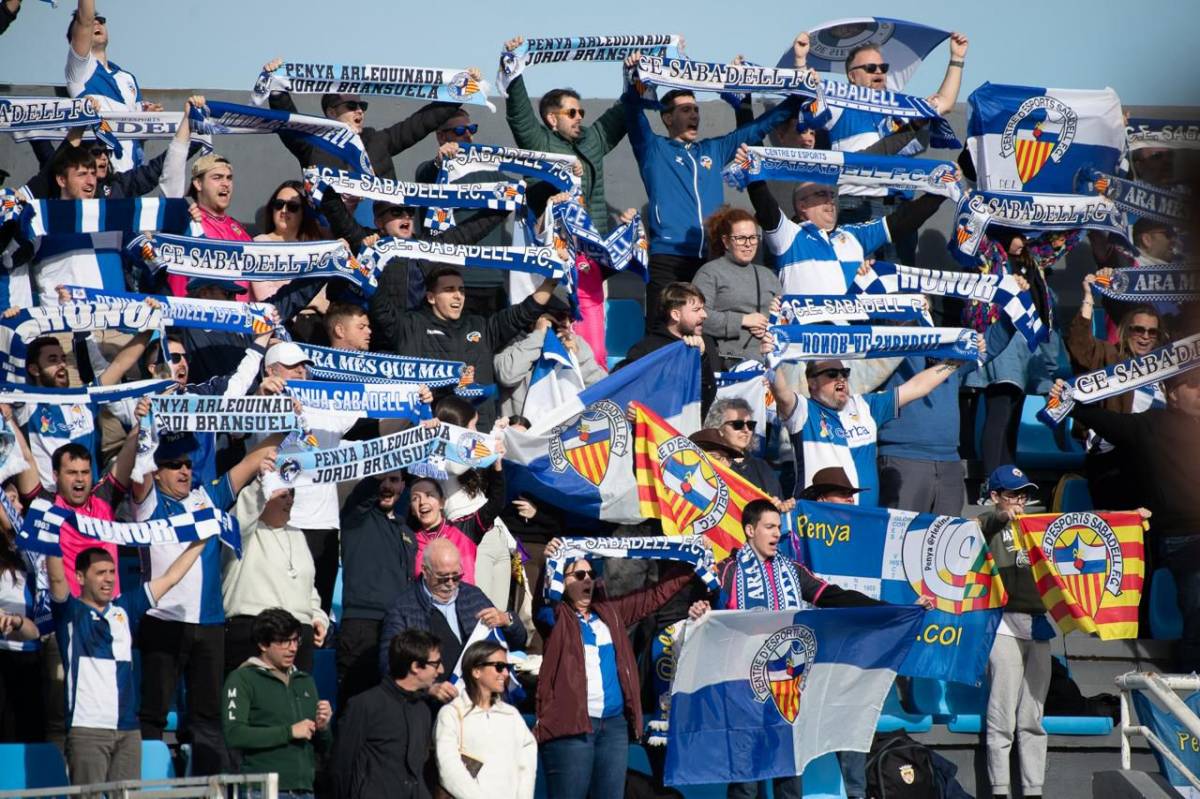 L`afició arlequinada desplaçada a Can Misses - CES L`afició arlequinada desplaçada a Can Misses