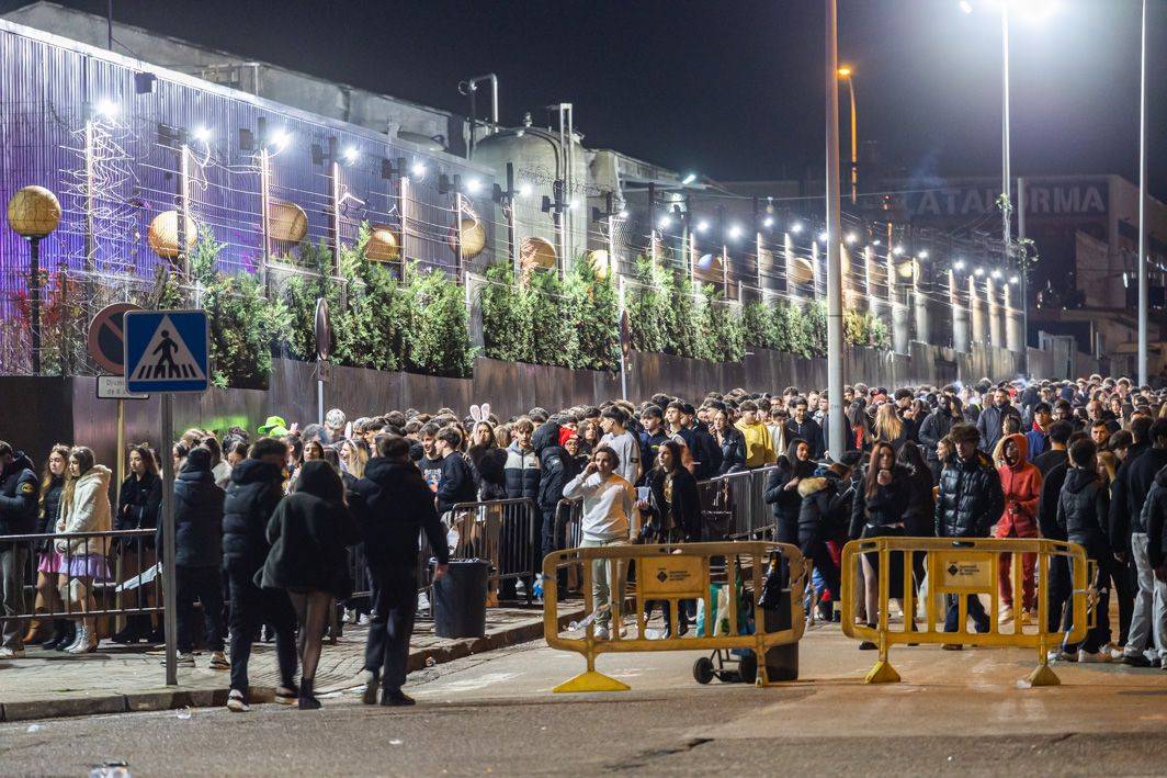 Cua d`entrada a l`establiment - JUANMA PELÁEZ Cua d`entrada a l`establiment