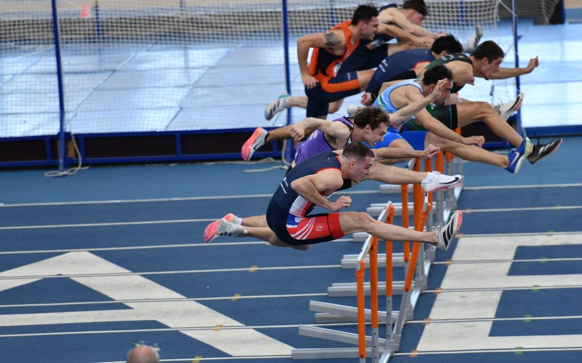 Pòquer de medalles de l'Avinent Manresa al Català absolut short track