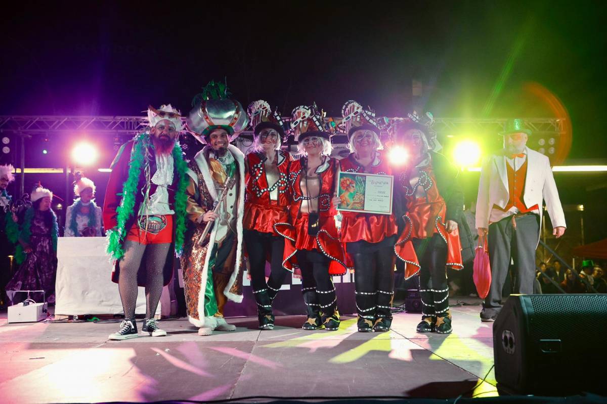 AFI Escola Mas Boadella guanyadors del primer premi de comparsa amb la seva proposta cinematogràfica - JUANMA PELÁEZ