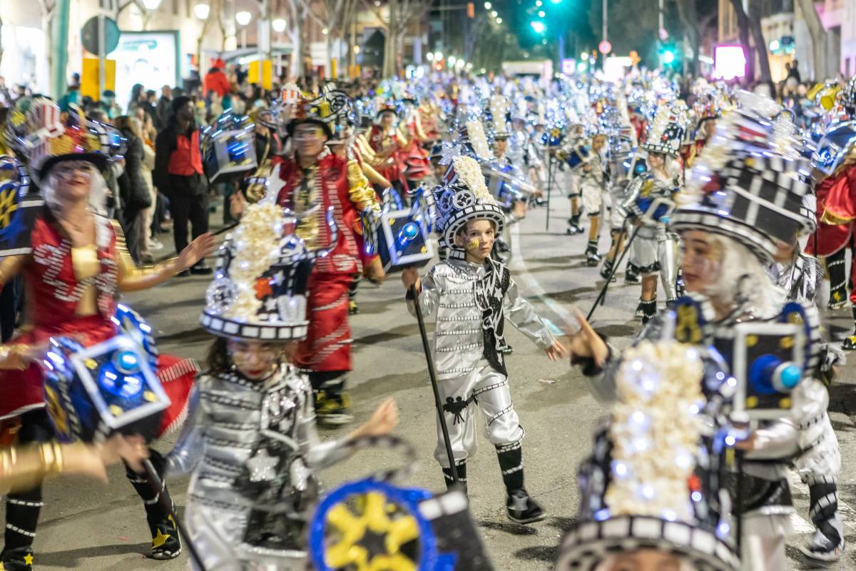 FOTOS | La Rua de la Disbauxa desborda els carrers de Sabadell