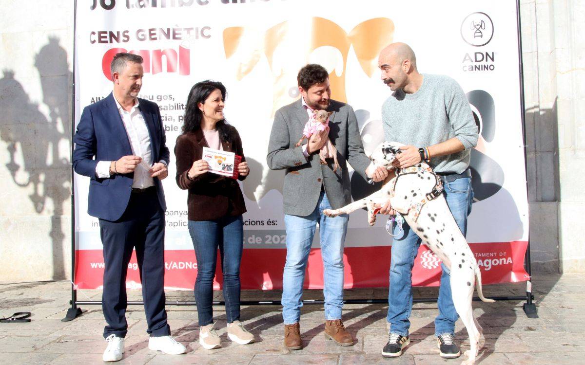 Inicien una recollida de signatures per aturar el registre d'ADN de gossos de Tarragona