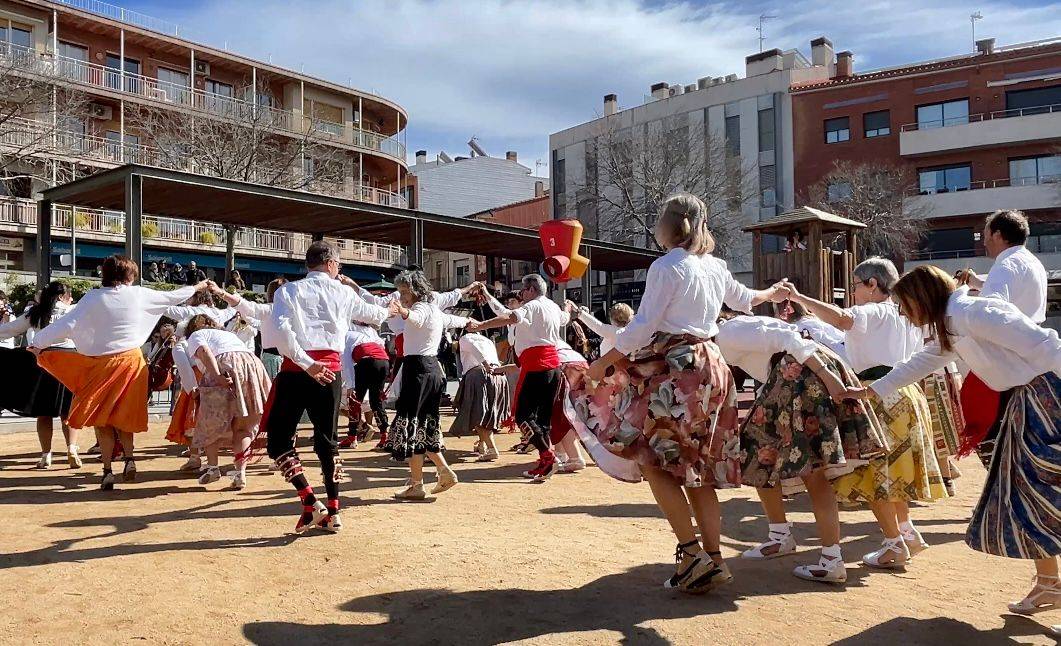 El Ball de Gitanes es torna a vestir de Carnaval a Castellar