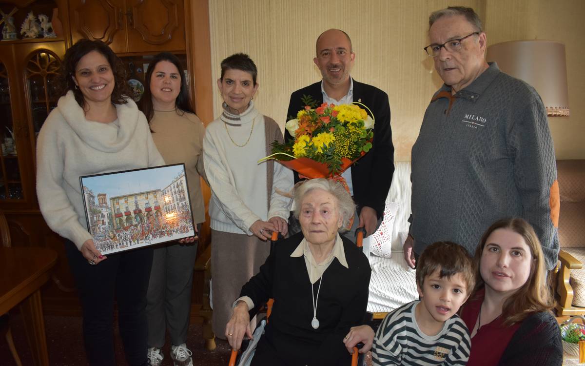 L'Ajuntament de Manresa homenatja Lluïsa Massana Penas pel seu centenari