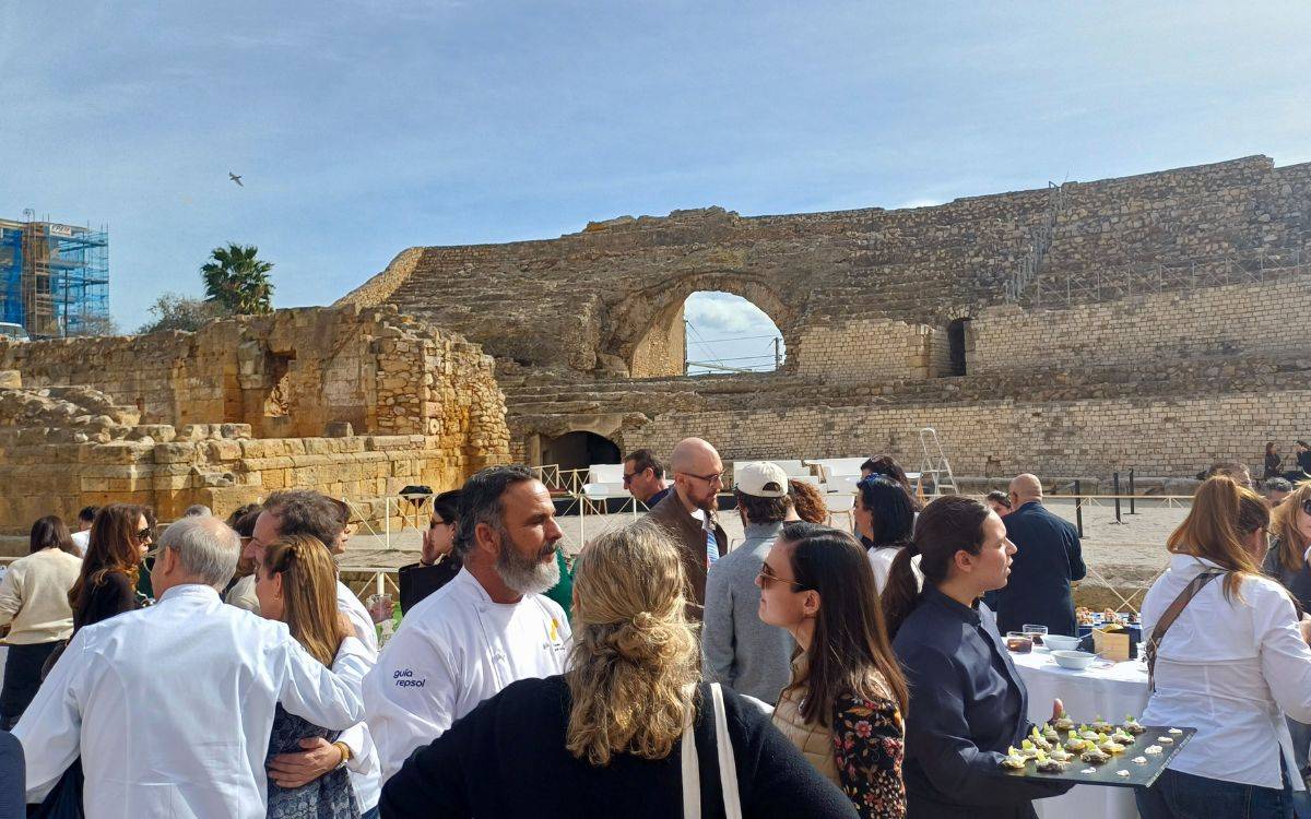 Els cuiners i cuineres amb tres Sols Repsol omplen l'arena de l'Amfiteatre de Tarragona