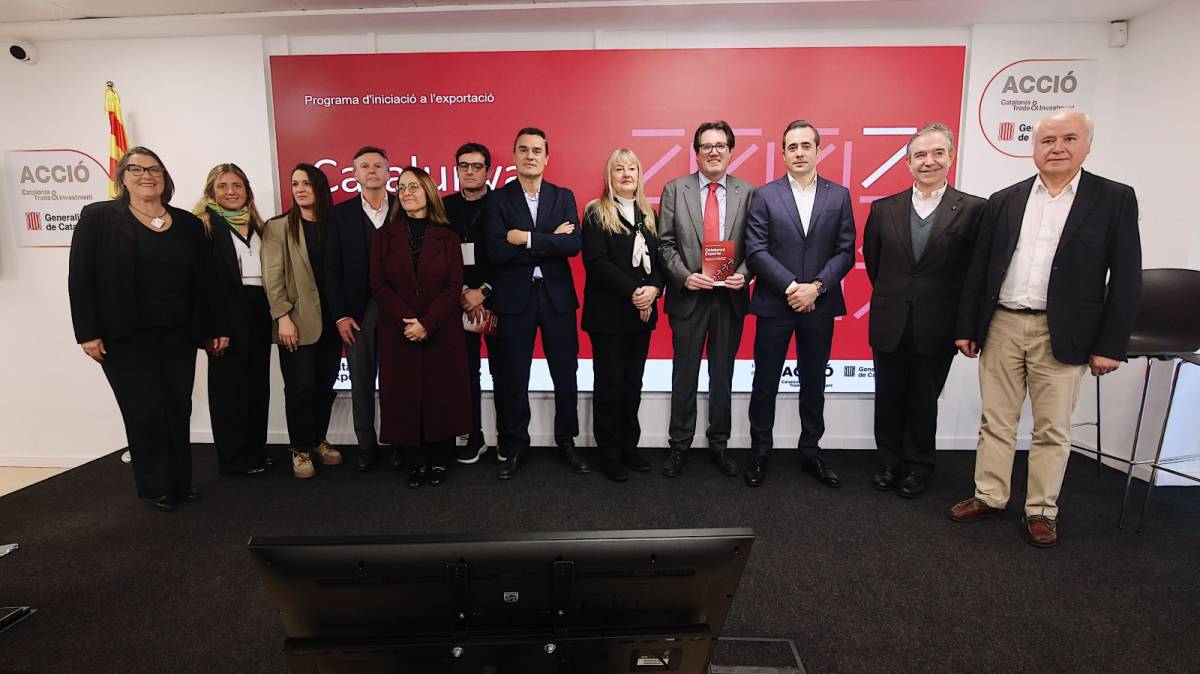 Jaume Baró, conseller delegat d'ACCIÓ, i representants de les entitats col·laboradores - Departament d'Empresa i Treball