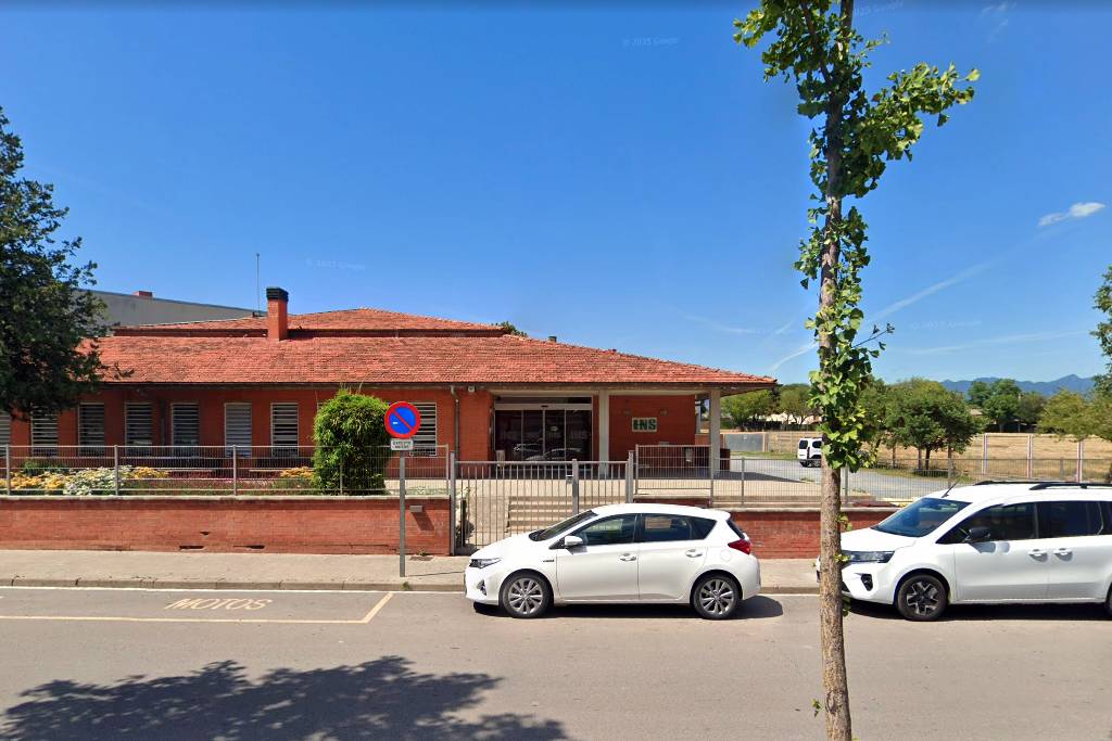 Quatre dels cinc morts en l'incendi a Manlleu eren alumnes de l'Institut Antoni Pous i Argila