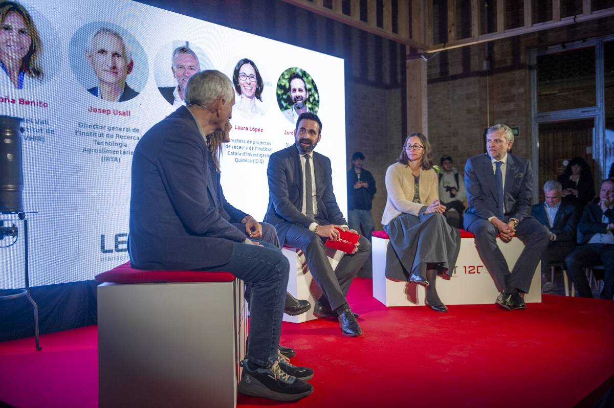 L`acte va incloure una taula rodona amb representants de diversos centres de recerca catalans - Alberto Tallón L`acte va incloure una taula rodona amb representants de diversos centres de recerca catalans