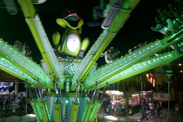 Un firaire gironí denuncia que li han robat l'atracció: «Pesa 43 tones i circula sense frens»