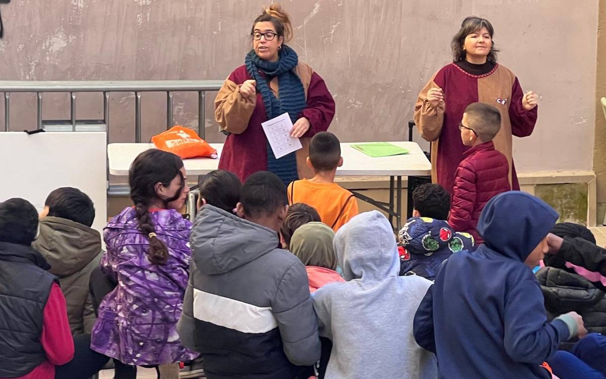 Una quarantena de persones participen al Joc de Ciutat de la Llum