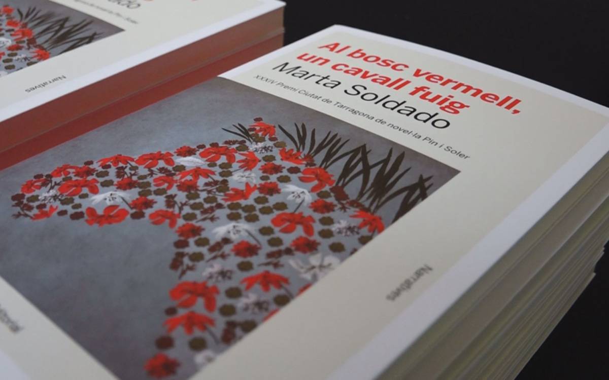 «Al bosc vermell, un cavall fuig» de Marta Soldado guanya el 26è Premi Amat-Piniella
