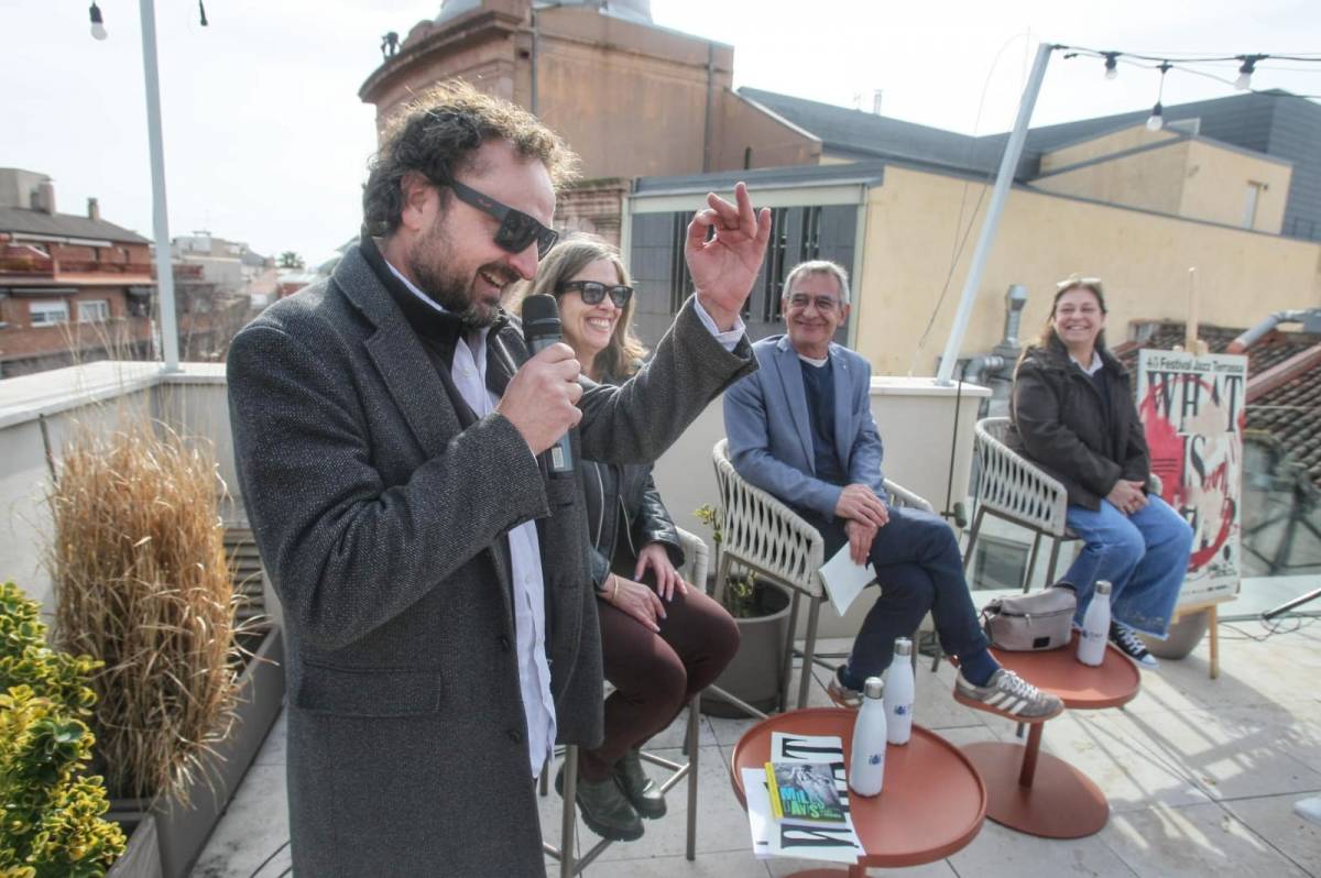 El saxofonista, durant la seva intervenció - Nebridi Aróztegui