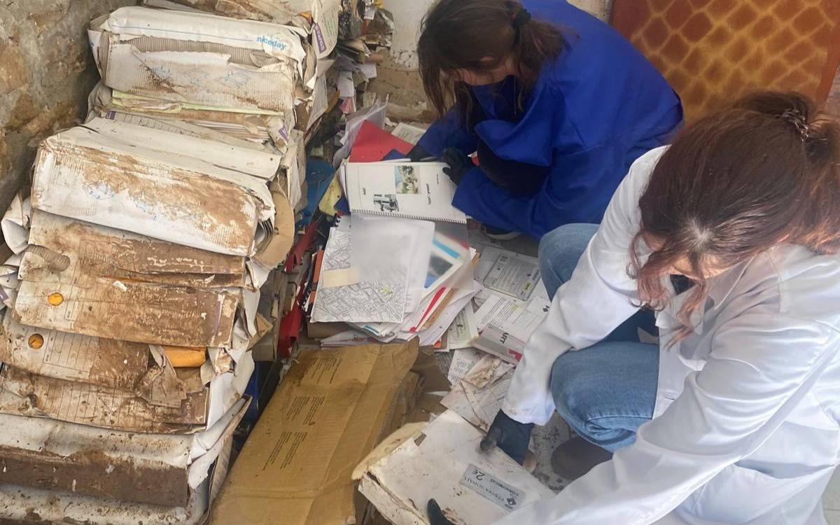 Entre 70.000 i 75.000 documents intervinguts a l’arxiu municipal de Godall pels aiguats de 2025