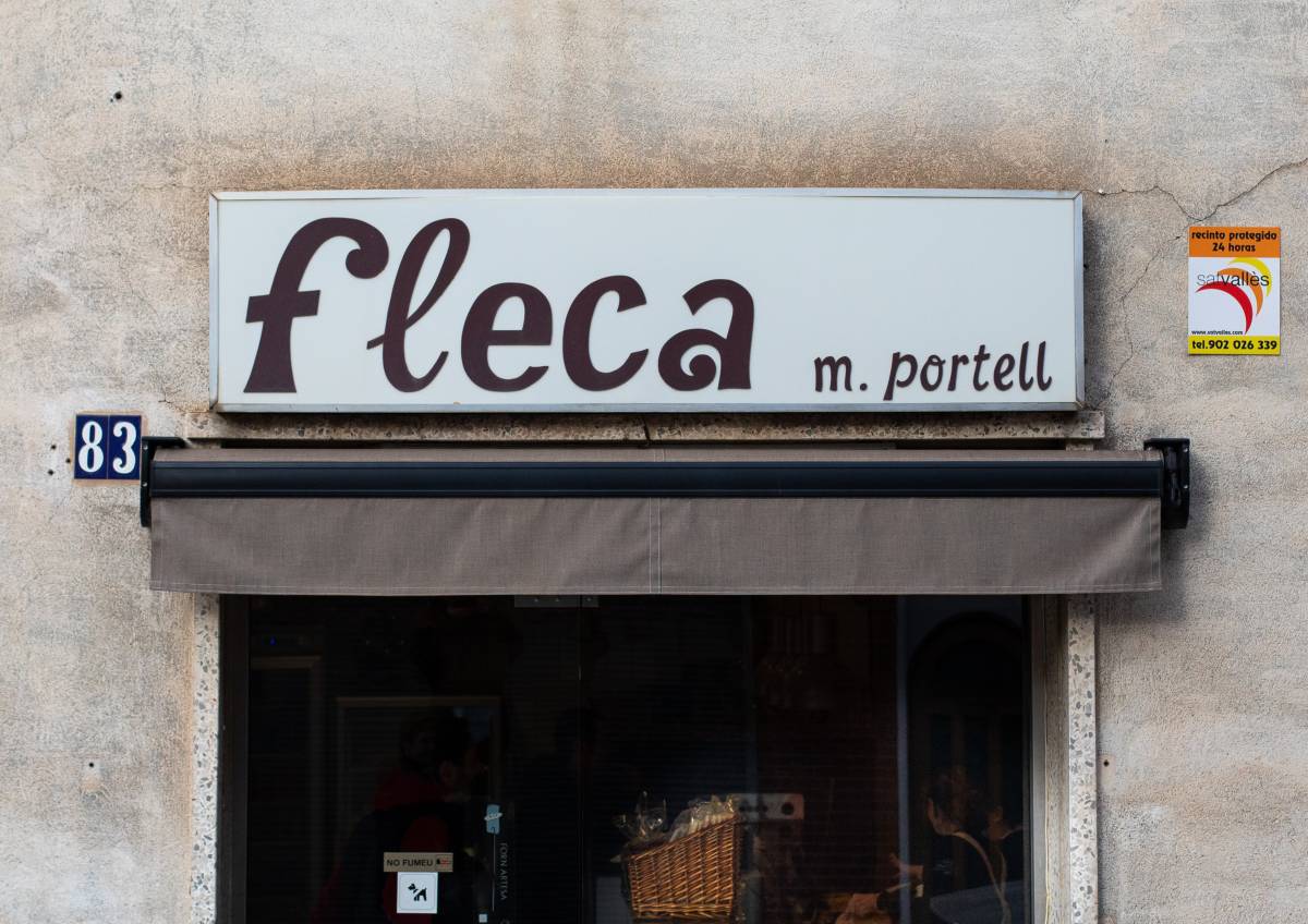 Rètol de la Fleca Martí Portell, al carrer de Vila Cinca (la Creu Alta)